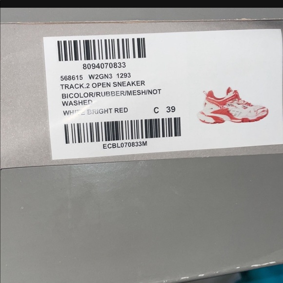 Balenciaga size 39 too little wore once lowest I’ll go is $700 - Picture 3 of 3